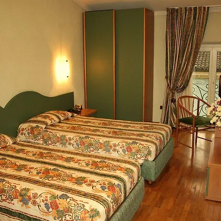מלון Hotel Gambara Gambara