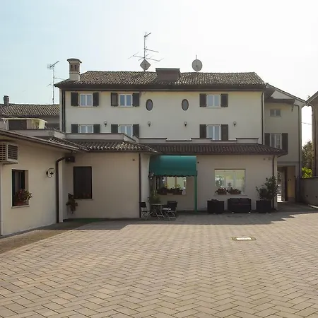 Hotel Gambara