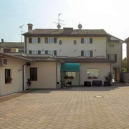Hotel Gambara Hotel