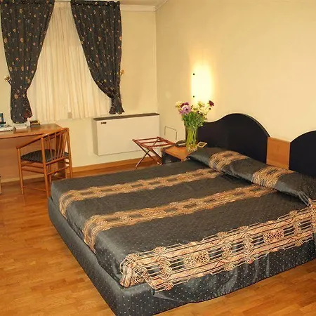 Hotel Gambara Отель Gambara